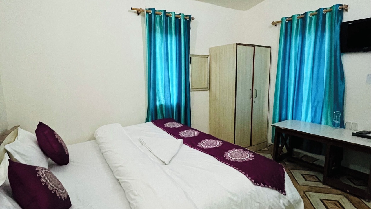 Photo of Bedroom in Bhimtal