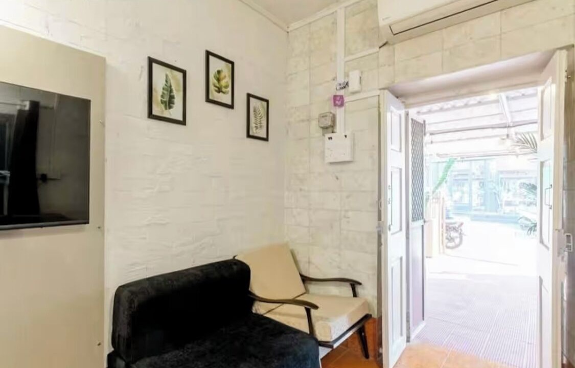 Photo of Livingroom in Pali Hill
