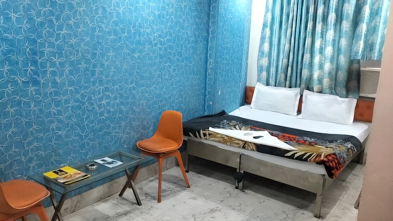 Photo of Bedroom in Karol Bagh