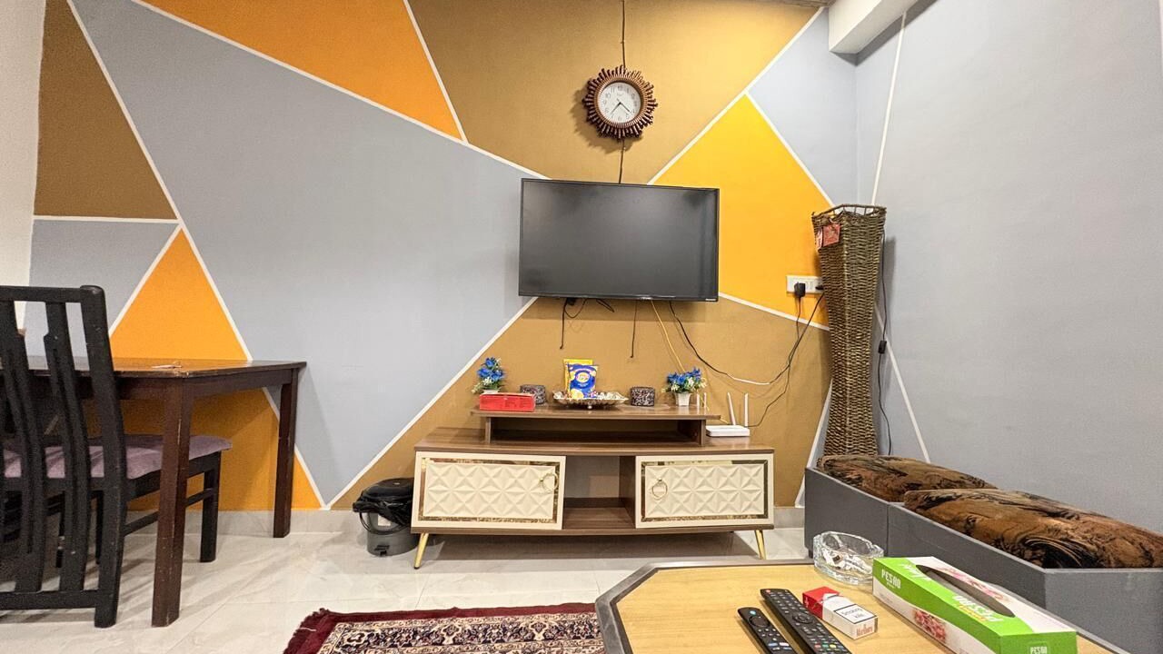 Photo of Livingroom in Pali Hill