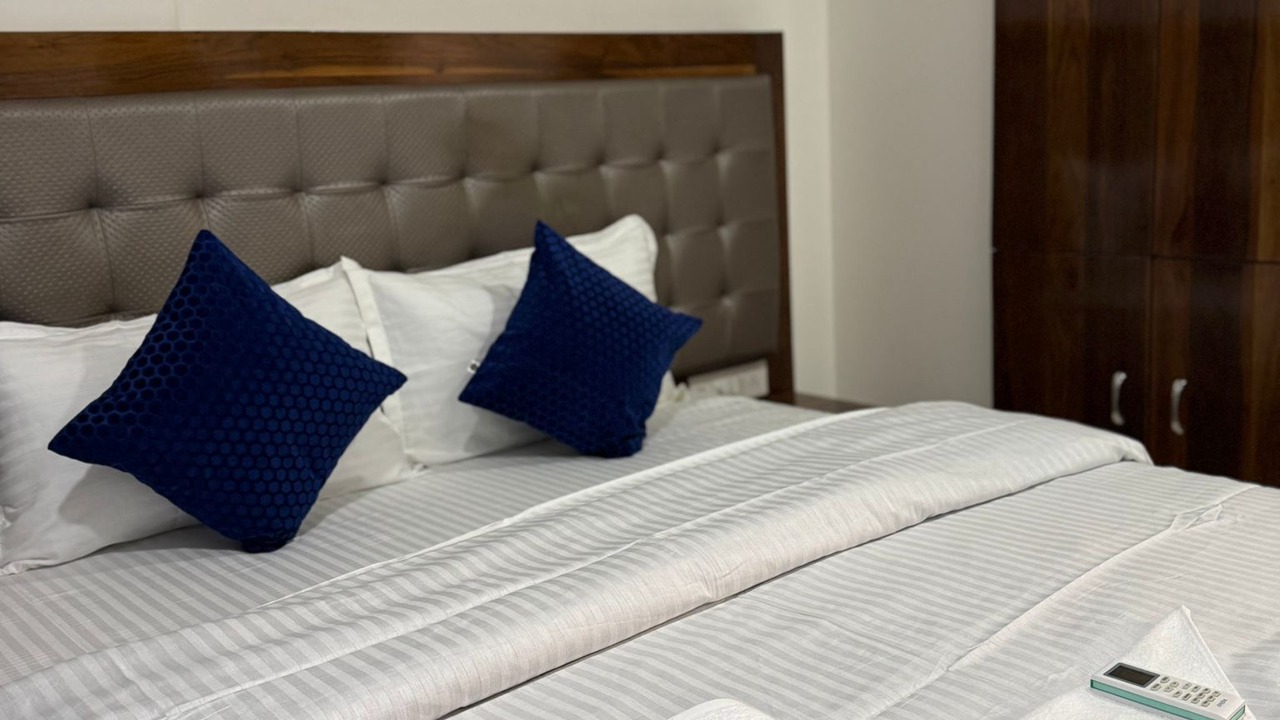 Photo of Bedroom in Powai