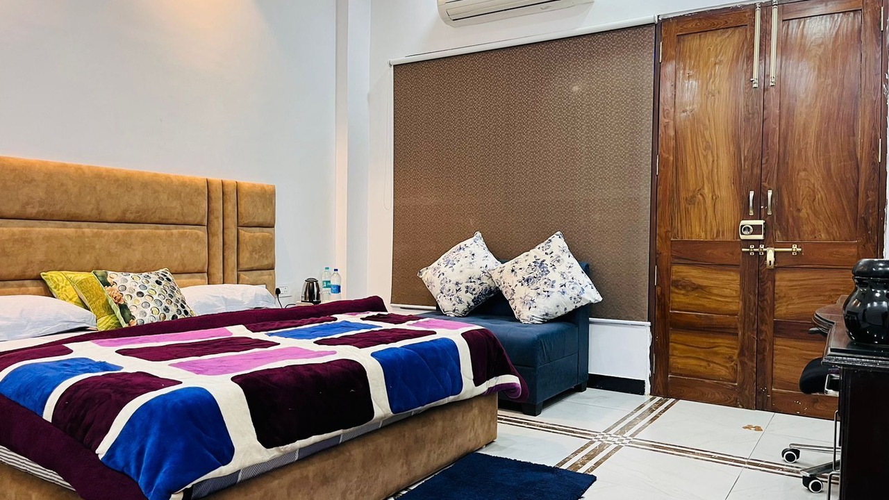 Photo of Bedroom in Mayapur