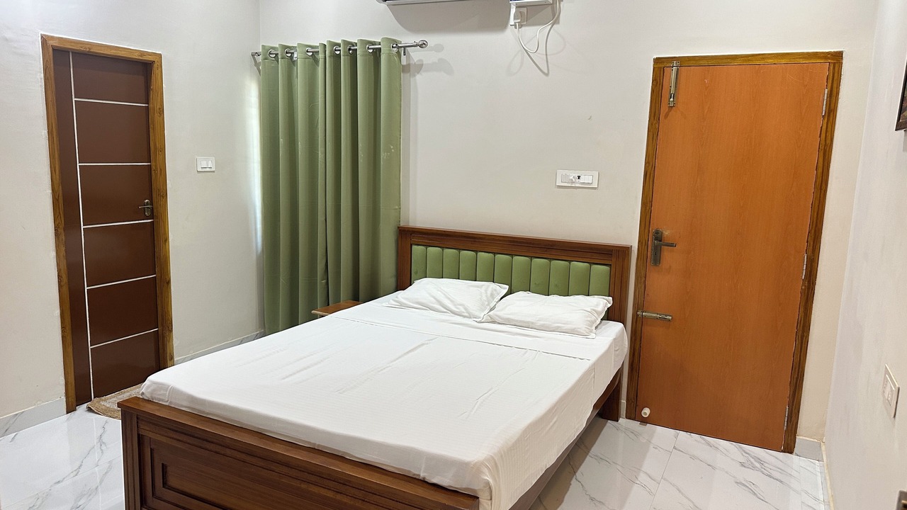 Photo of Bedroom in Mothilal Nagar