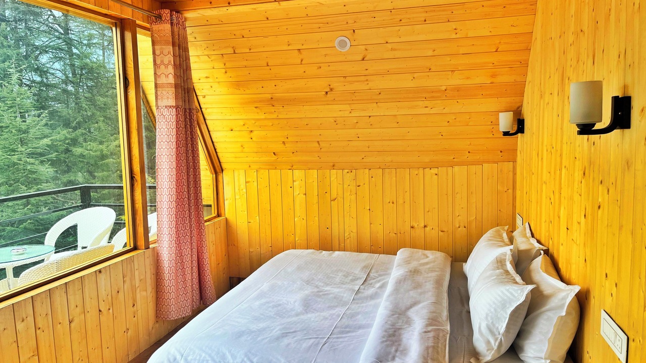 Photo of Bedroom in Jibhi