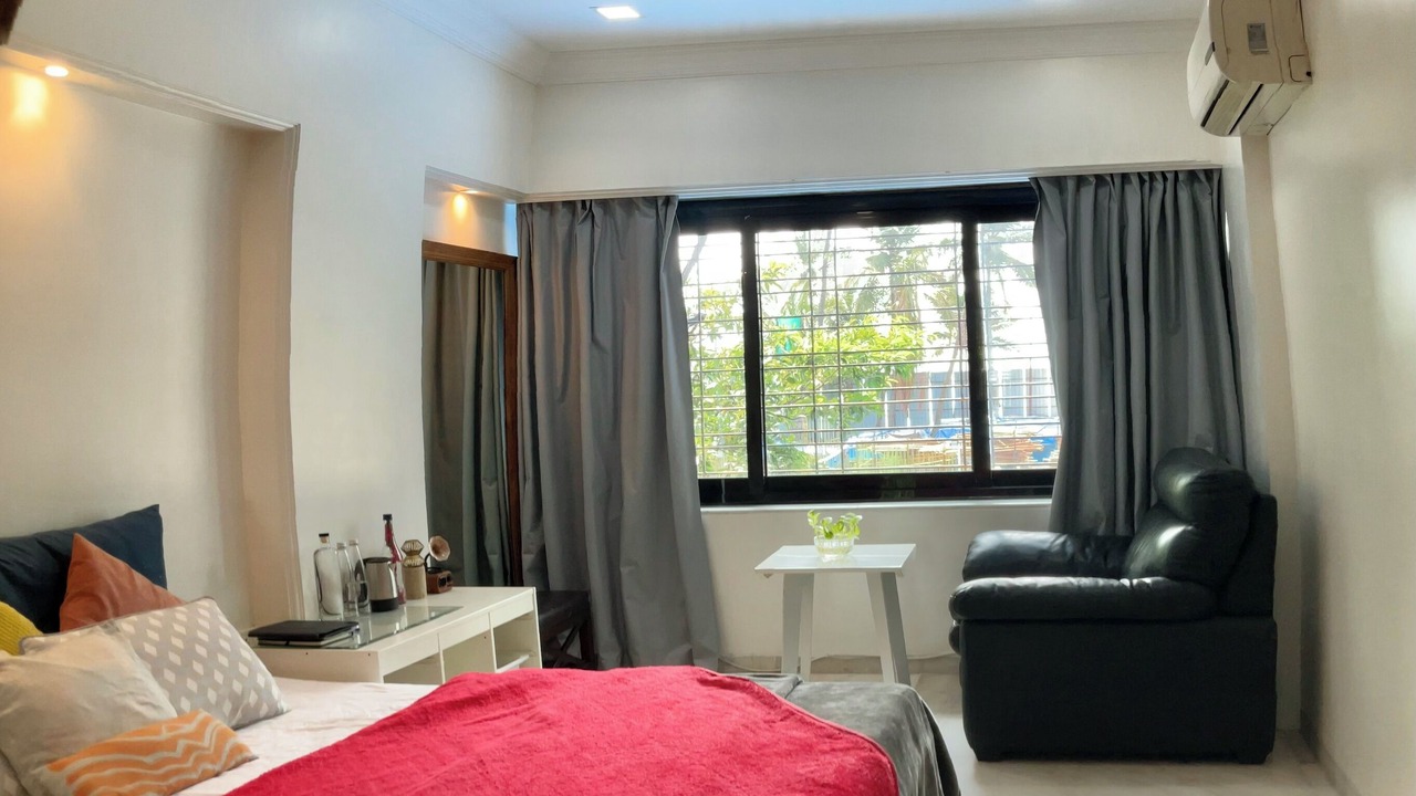 Photo of Bedroom in Juhu