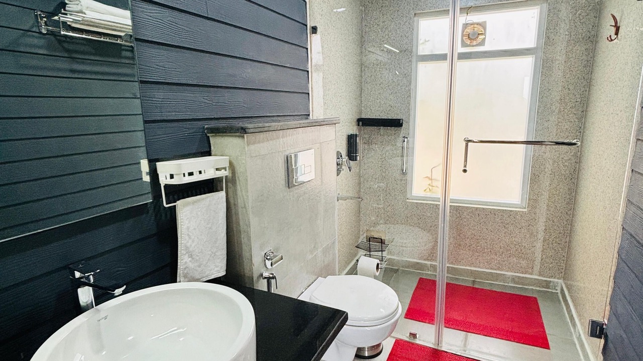 Photo of Bathroom in Tehri
