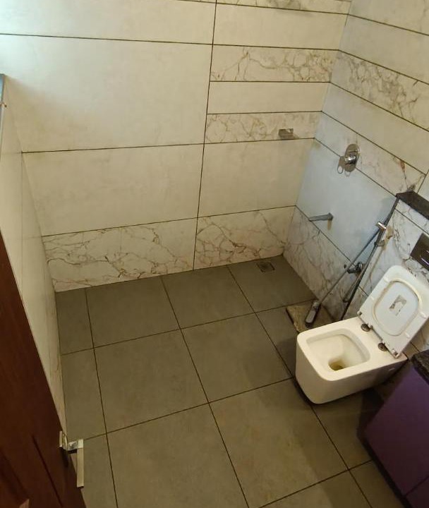 Photo of Bathroom in Maraiyur