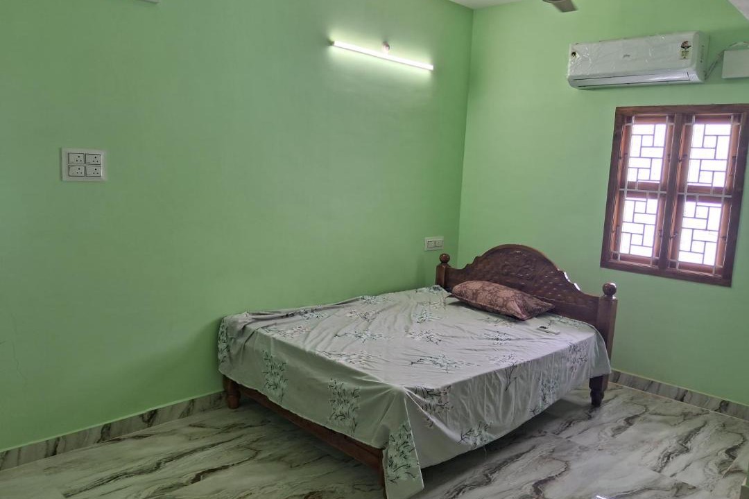 Photo of Bedroom in Tiruchendur