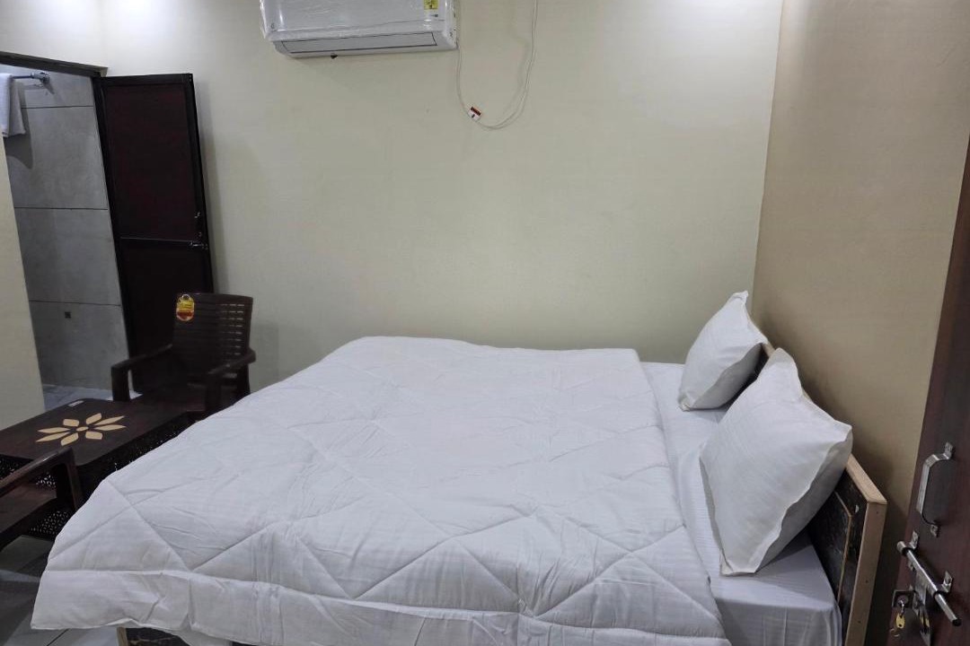 Photo of Bedroom in Mayapur