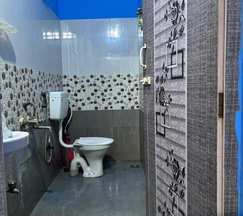 Photo of Bathroom in Taramani