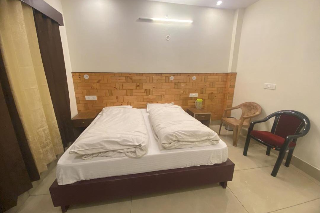 Photo of Bedroom in Bhatwari
