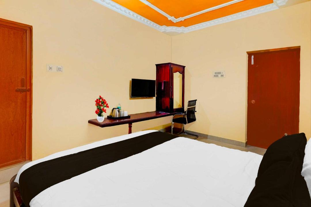 Photo of Bedroom in Irungattukottai