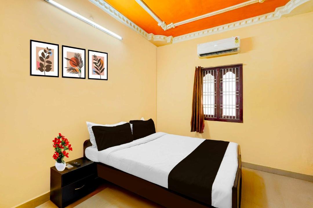 Photo of Bedroom in Irungattukottai