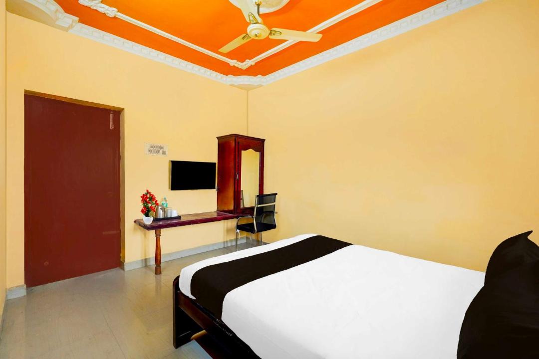 Photo of Bedroom in Irungattukottai