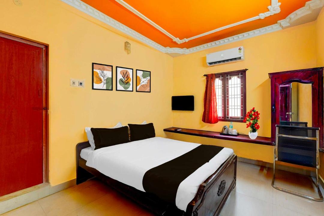 Photo of Bedroom in Irungattukottai