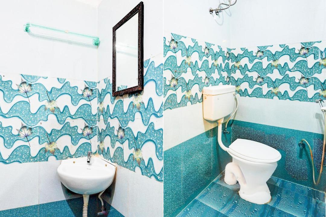 Photo of Bathroom in Thousand Lights