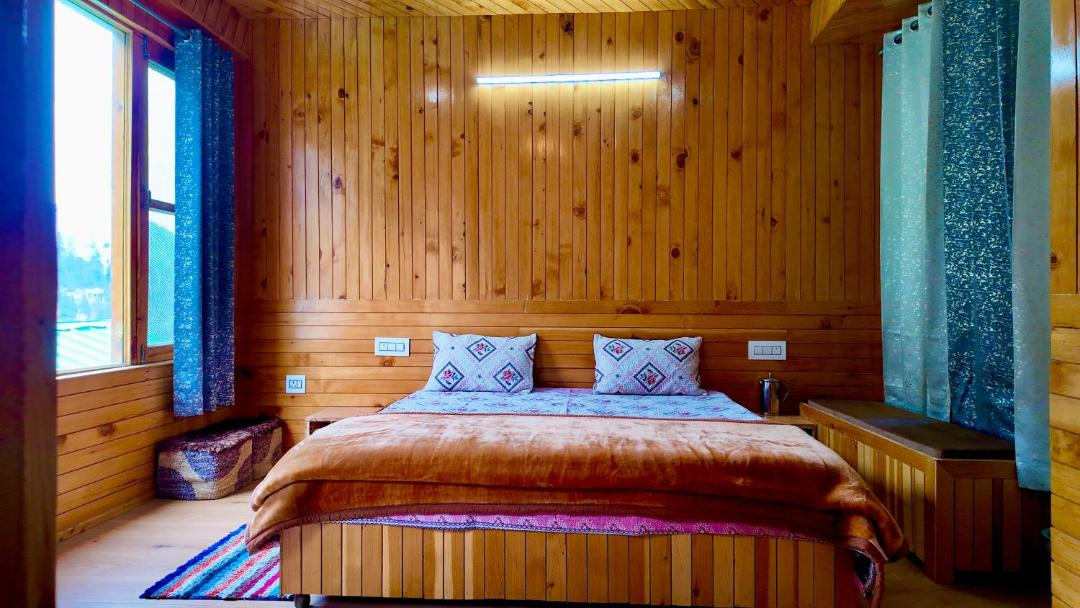 Photo of Bedroom in Jibhi