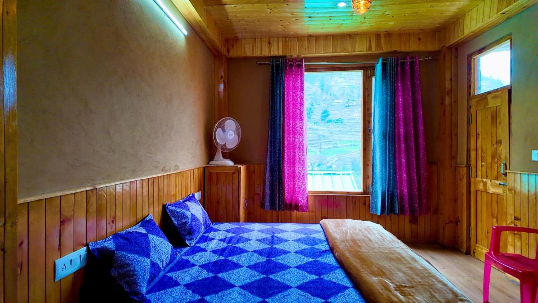 Photo of Bedroom in Jibhi