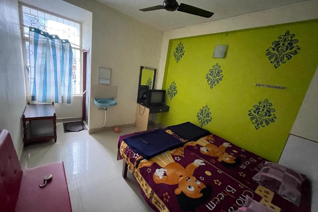 Photo of Bedroom in Valparai