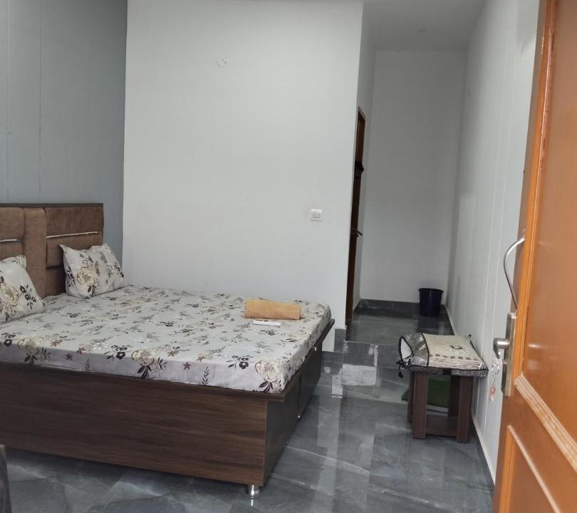 Photo of Bedroom in Hamirpur