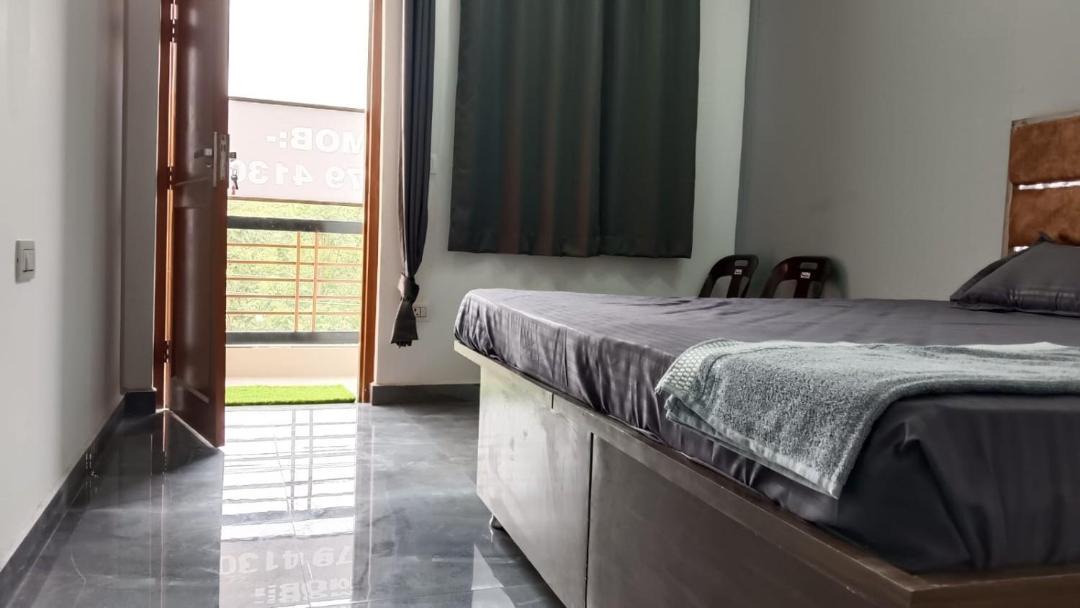 Photo of Bedroom in Hamirpur