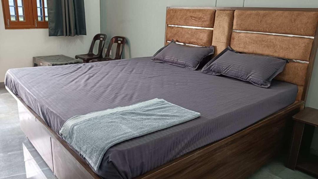 Photo of Bedroom in Hamirpur