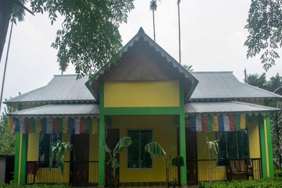 Photo of Others in Neora