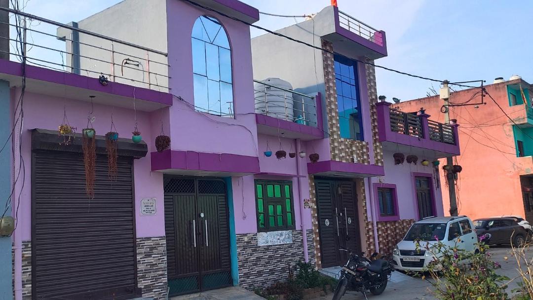 Photo of Buildings in Mayapur