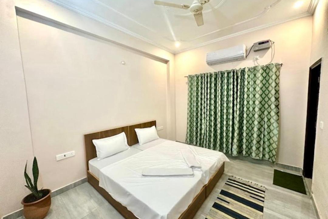 Photo of Bedroom in Tapovan