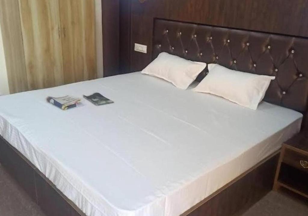 Photo of Bedroom in Badrinath