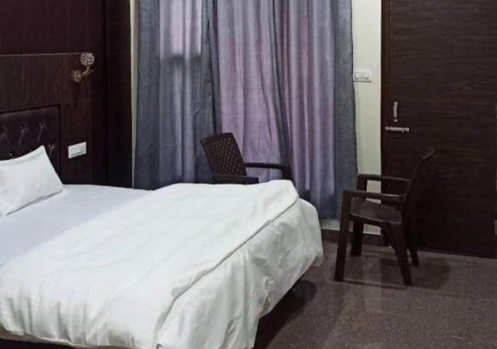 Photo of Bedroom in Badrinath