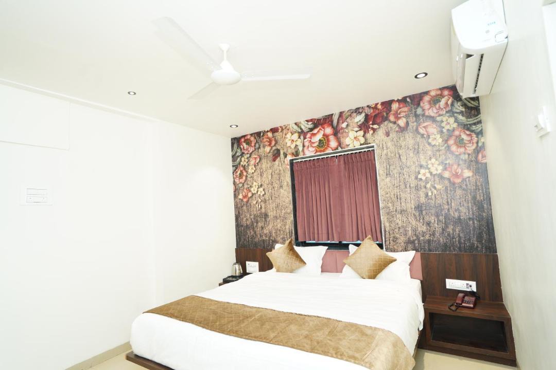 Photo of Bedroom in Tuljapur