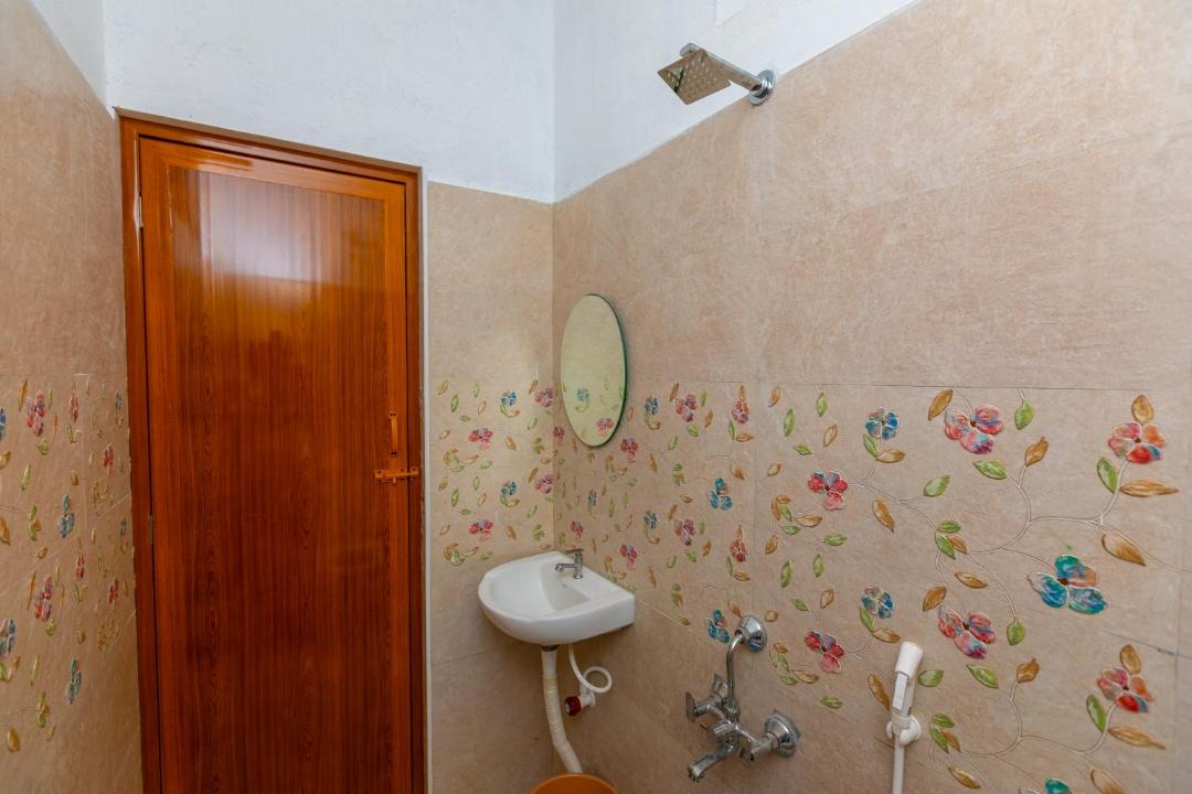 Photo of Bathroom in Kalapet