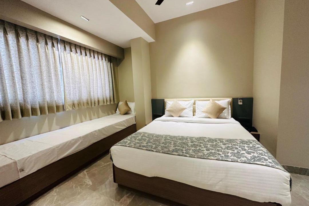 Photo of Bedroom in Prabhadevi