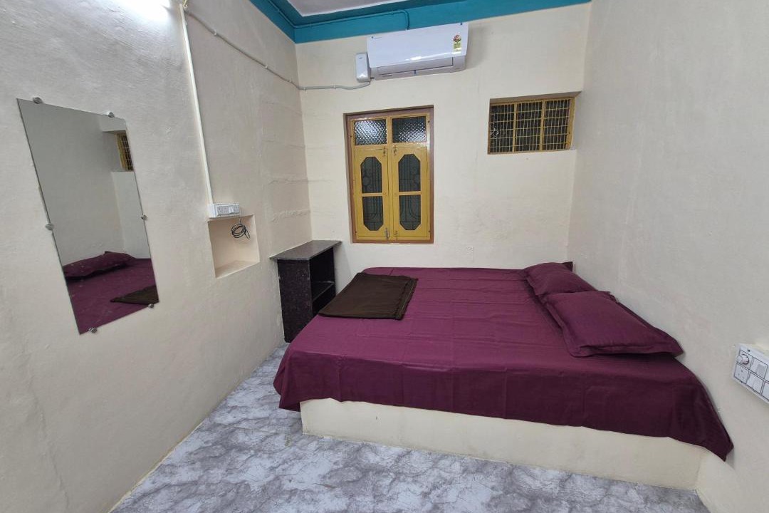 Photo of Bedroom in Mantralayam