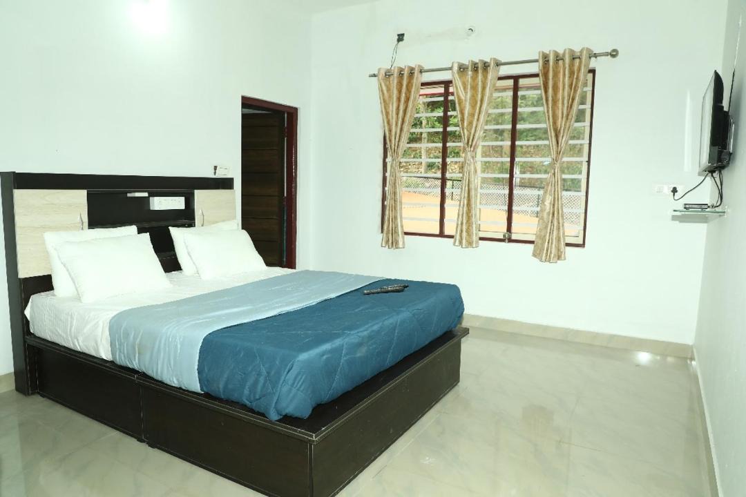 Photo of Bedroom in Somvarpet