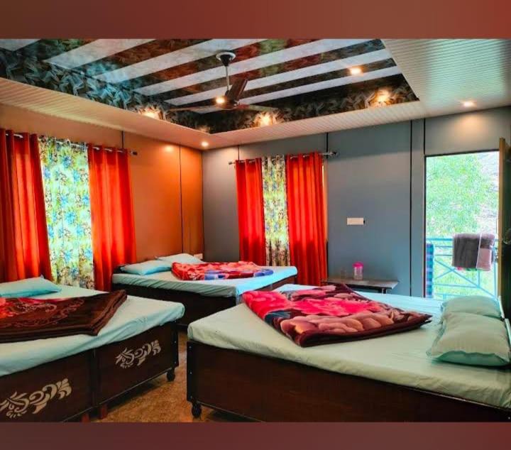 Photo of Bedroom in Narainkoti