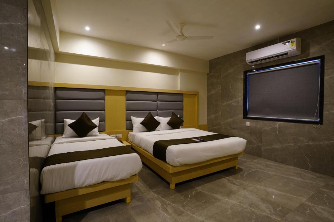 Photo of Others in Airoli