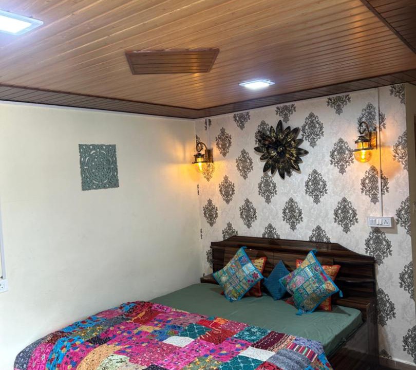 Photo of Bedroom in Bhatwari