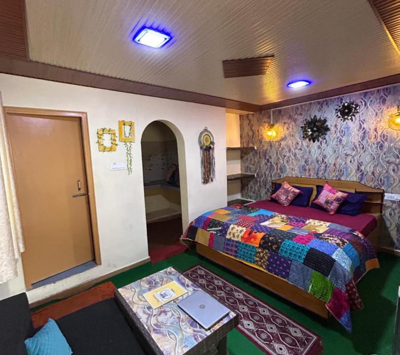 Photo of Bedroom in Bhatwari