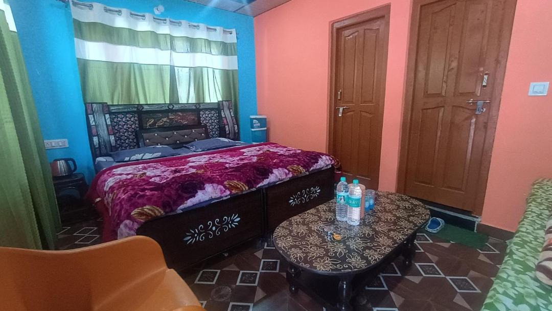 Photo of Bedroom in Bhatwari