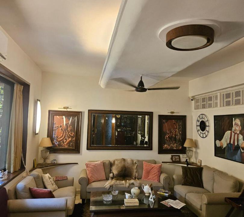 Photo of Livingroom in Pali Hill