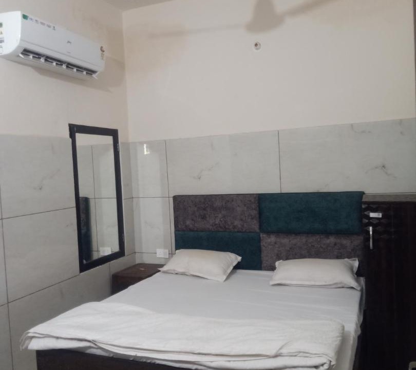 Photo of Bedroom in Mayapur