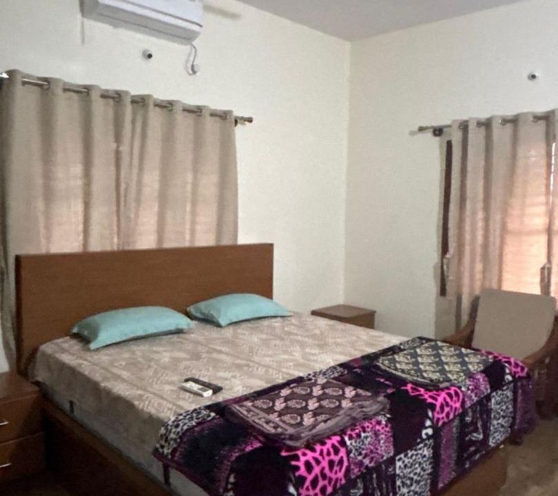 Photo of Bedroom in Hole Narsipur