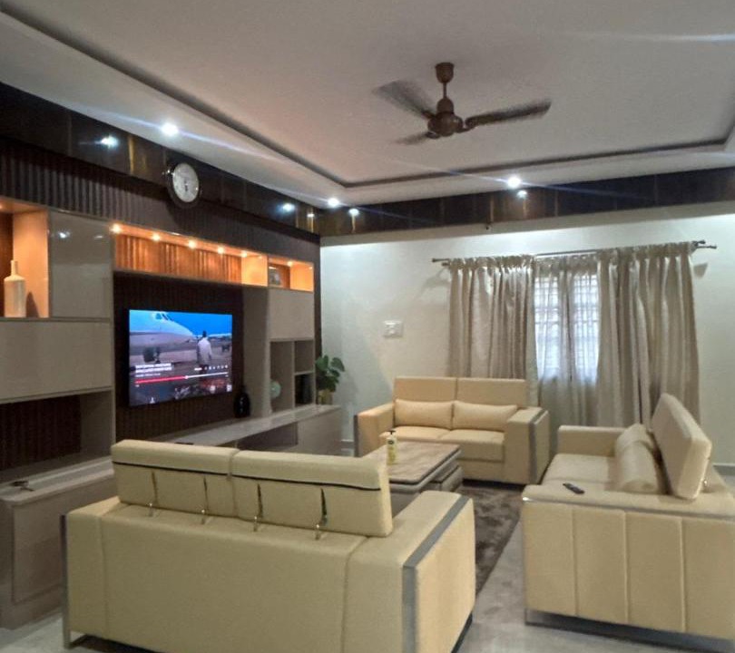 Photo of Livingroom in Hole Narsipur