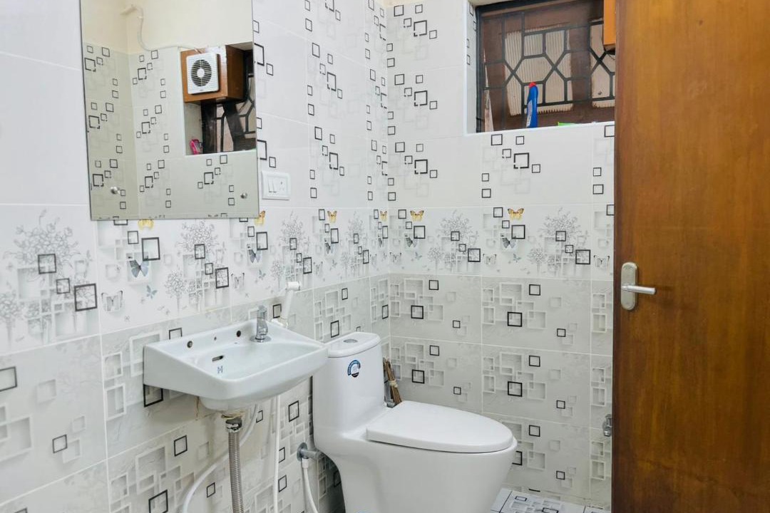 Photo of Bathroom in Teynampet