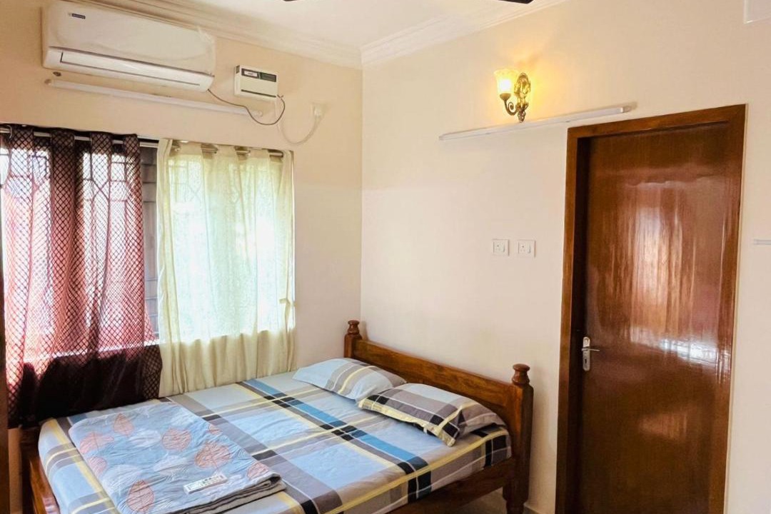 Photo of Bedroom in Teynampet