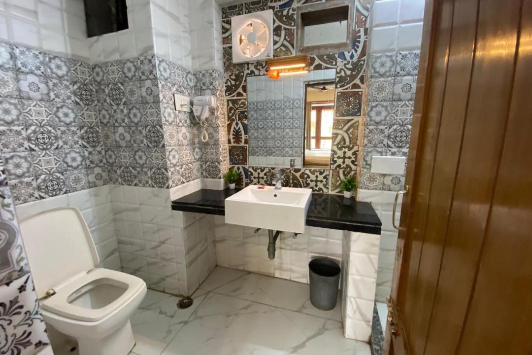 Photo of Bathroom in Diamond Harbour