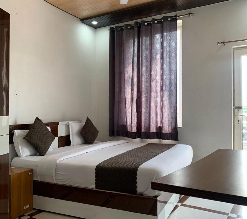 Photo of Bedroom in Tapovan