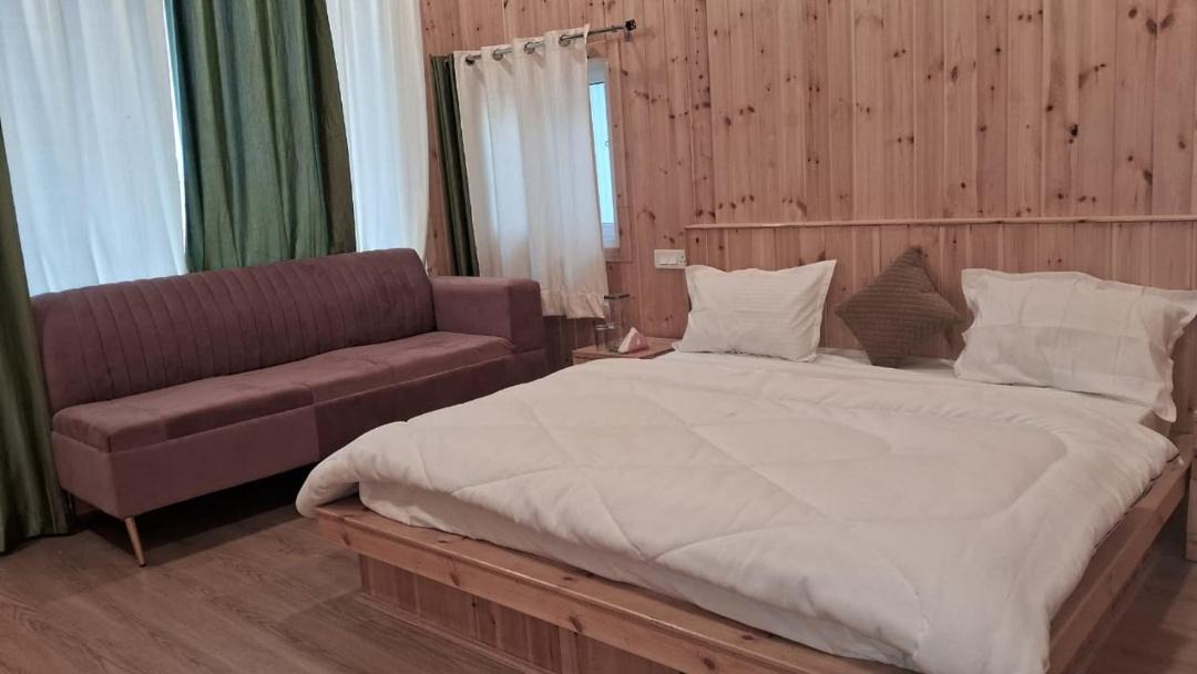 Photo of Bedroom in Narainkoti